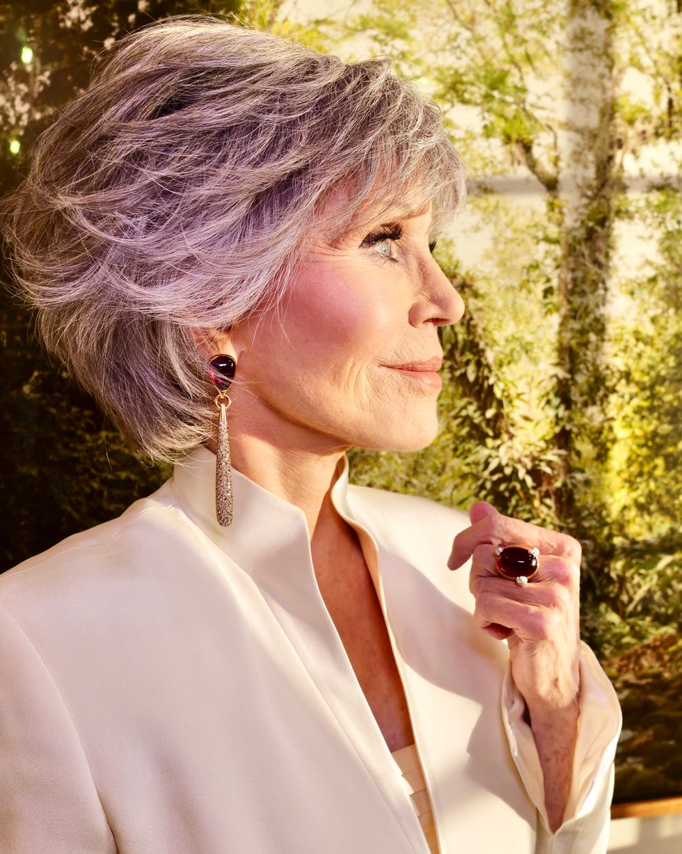 jane fonda wearing pomellato jewellery at the golden globe awards 2021