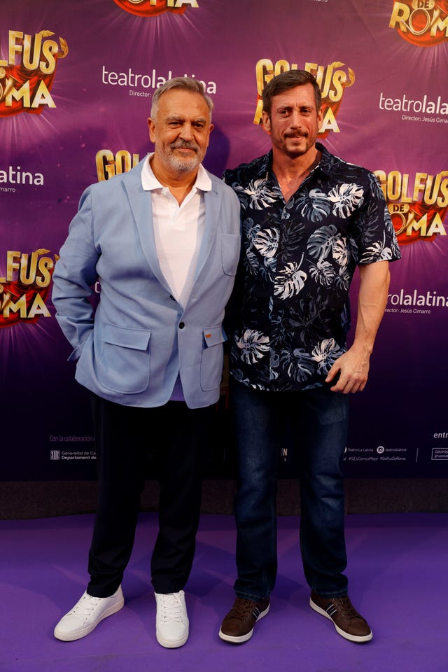 enrique del pozo y su novio rubén sánchez posando en un photocall en madrid el 16 de septiembre 2021