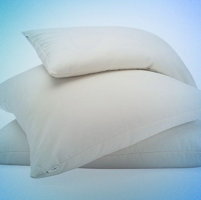Best Pillows For Side Sleepers - Our Top 5 Picks! 