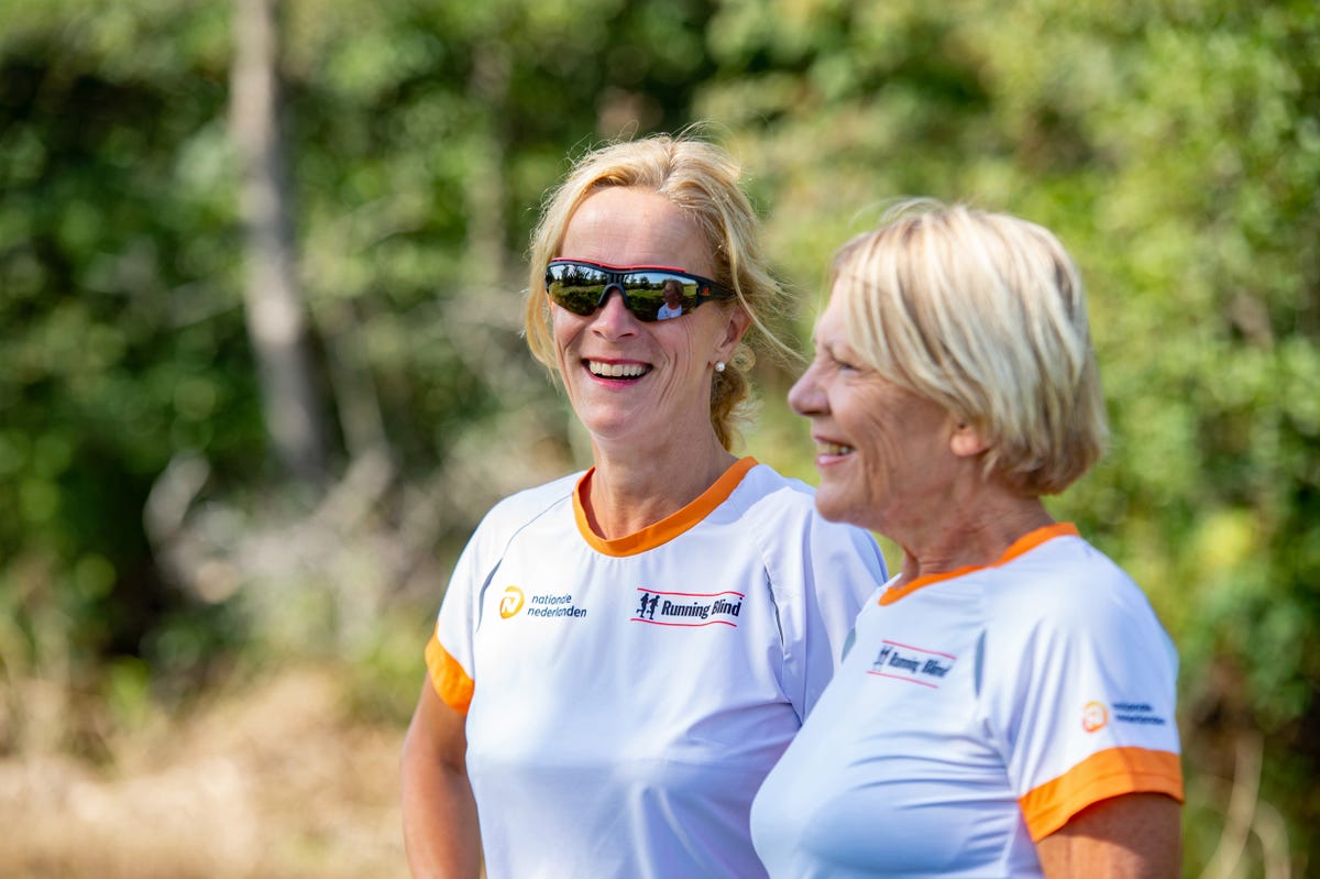 preview for Elkaars Hartslag - Hennie en Susan - Running Blind