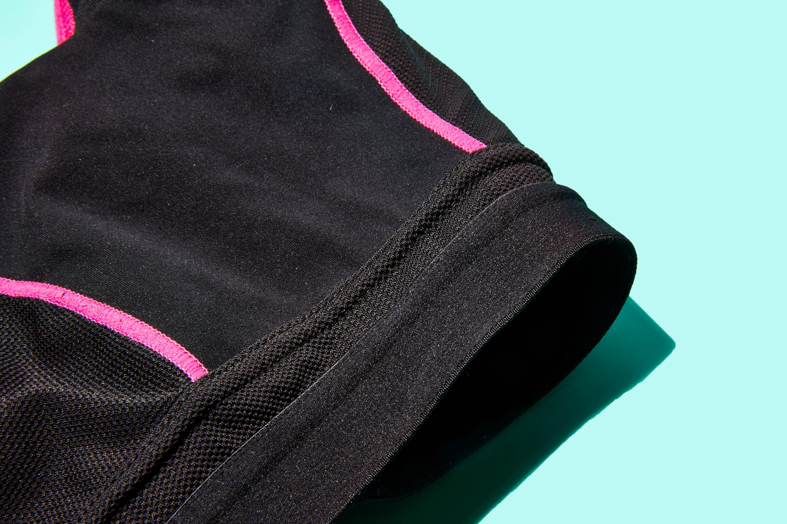 Black, Clothing, Pink, Magenta, Sportswear, Outerwear, Trousers, Sleeve, Active pants, Jersey, 