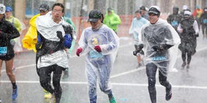 runners compete in the 2018 boston marathon