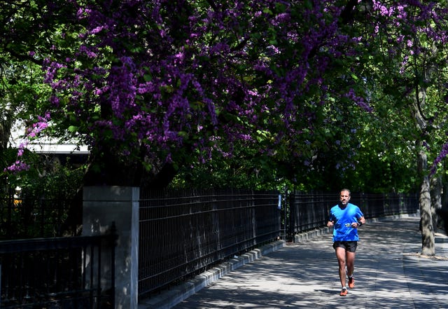 views of the iconic london marathon route in coronavirus lockdown
