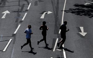 views of the iconic london marathon route in coronavirus lockdown