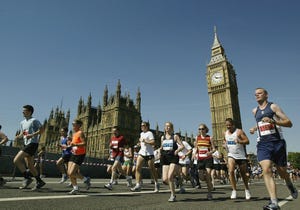 runners competing in the british 10k run