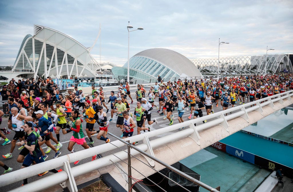 Ondanks het noodweer gaat de marathon van Valencia gewoon door