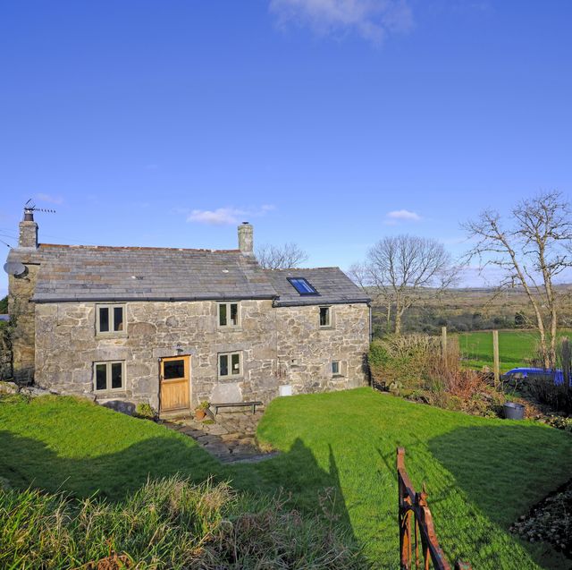 cottage from bbc gardener's world for sale in cornwall