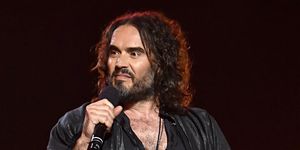 russel brand host musicares person of the year in los angeles in januari 2020