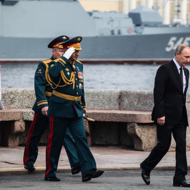 Putin attends parade on Russia's Navy Day