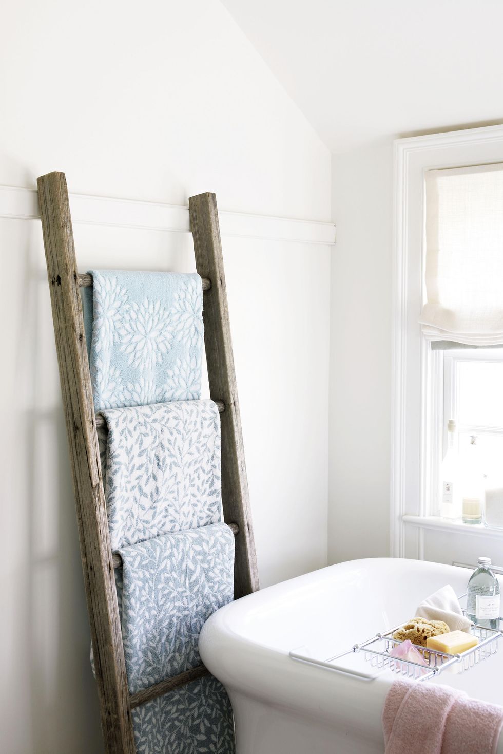 Rustic Bathroom Shelf With Modern Towel Hooks Farmhouse Decor Rustic  Furniture Country Rustic Storage Towel Rack 
