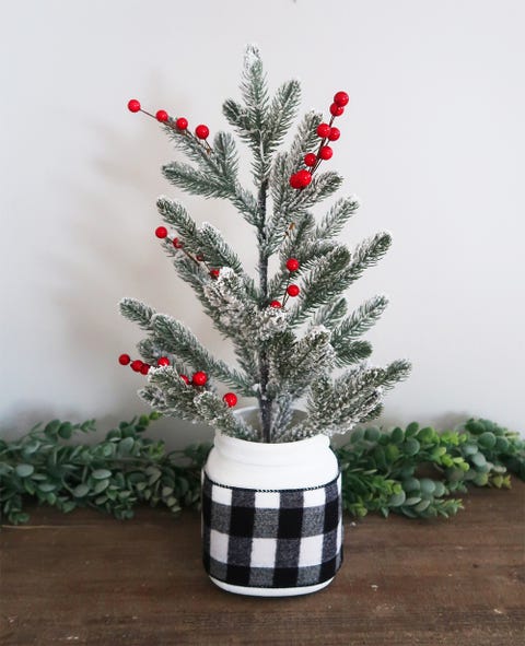 35 Best Rustic Christmas Décor Ideas - Country Christmas Decorations