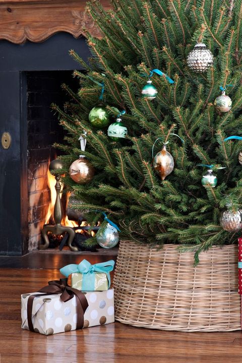 Rustic Christmas Decorations - Basket Skirt