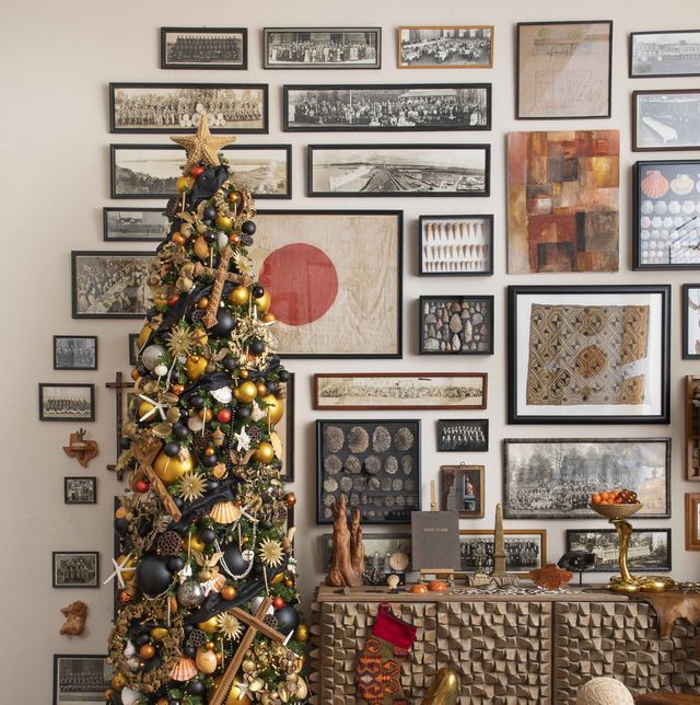 Ski Lodge Inspired Christmas Tree and Living Room