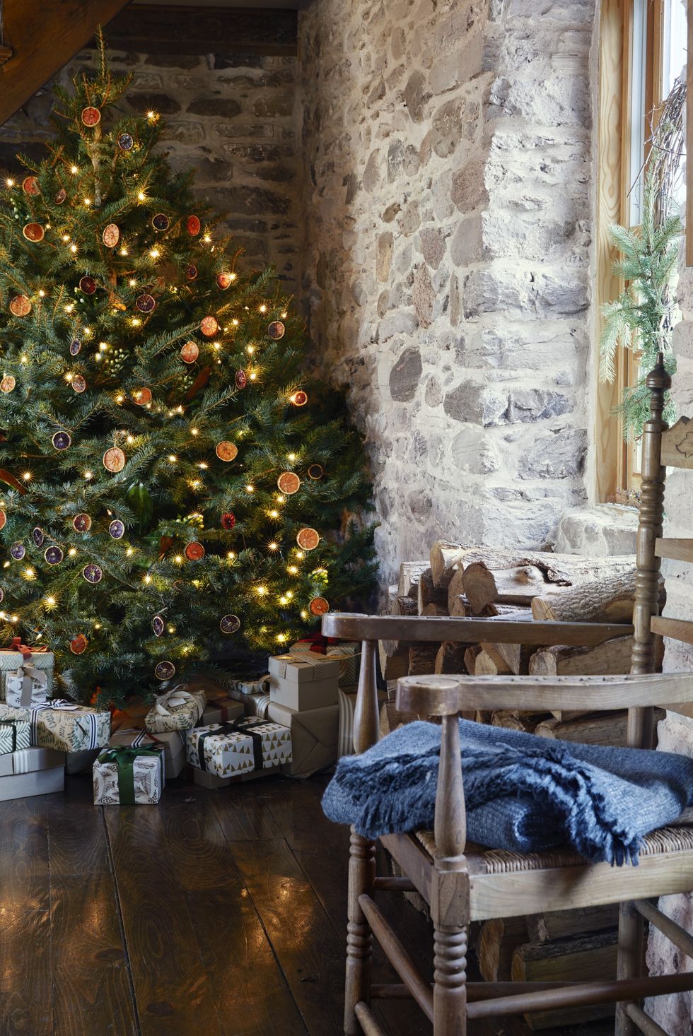 Rustic Christmas Tree Ideas for a Cozy Holiday - Farmhousehub