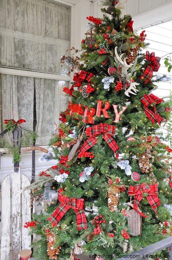 40 Best Rustic Christmas Trees Country Christmas Decorations   Rustic Christmas Trees Plaid Farmhouse 1632761623 