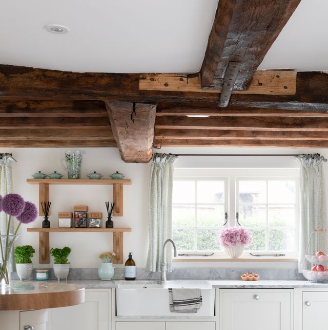 23 Farmhouse Kitchen Ideas to Add Rustic Charm in Modern Spaces
