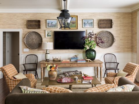 rustic-living-room-grasscloth-wallcovering