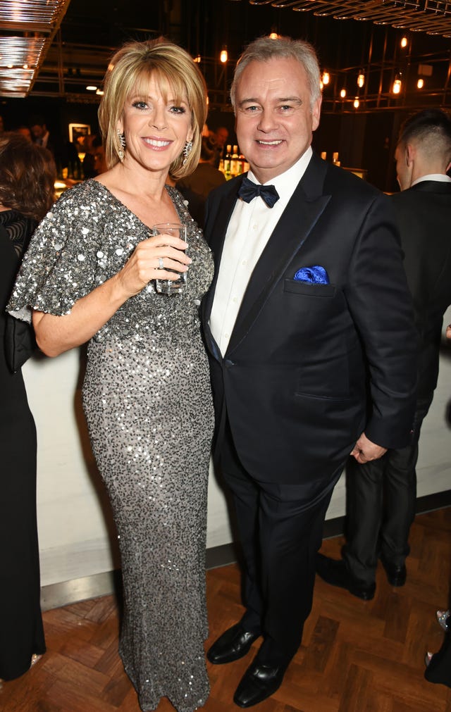 eamonn holmes ruth langsford garden drinks