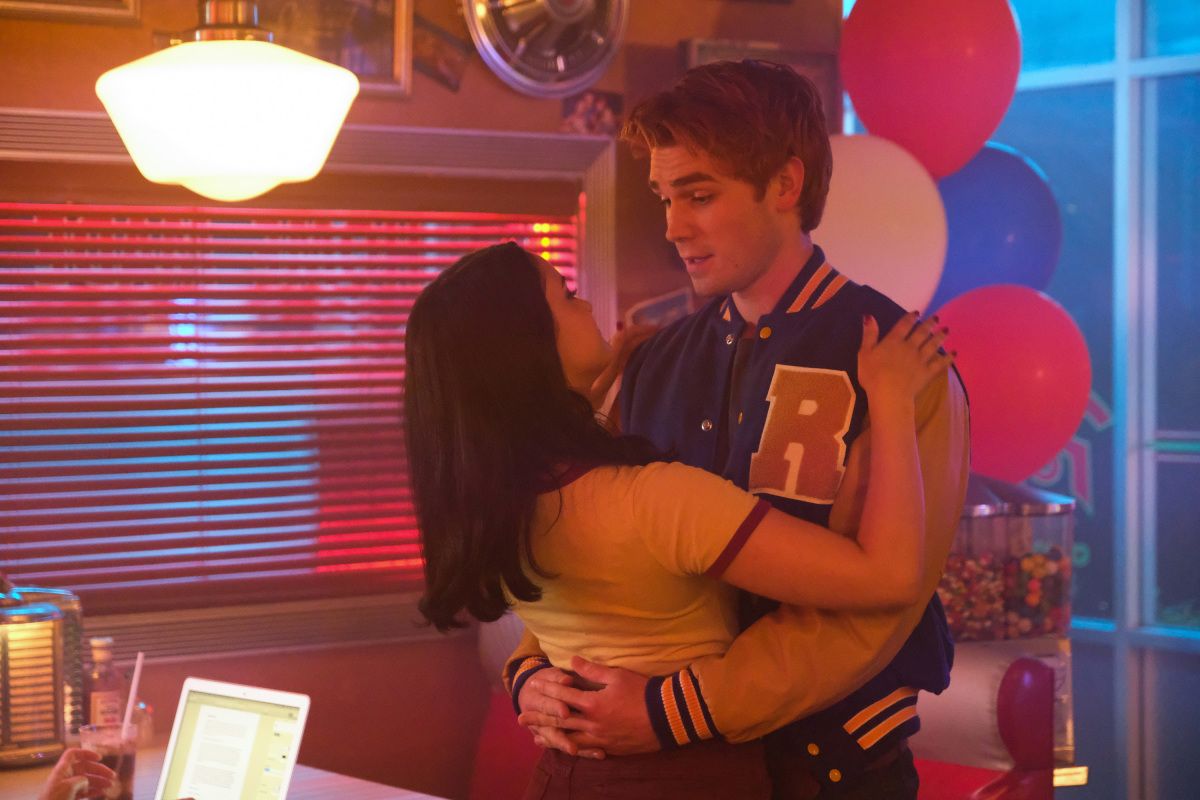 Veronica and Archie Dating Timeline Riverdale Varchie Best Kisses