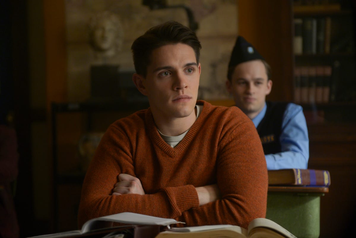 “Riverdale”’s Casey Cott Opens Up About Kevin Keller's Love Life and ...