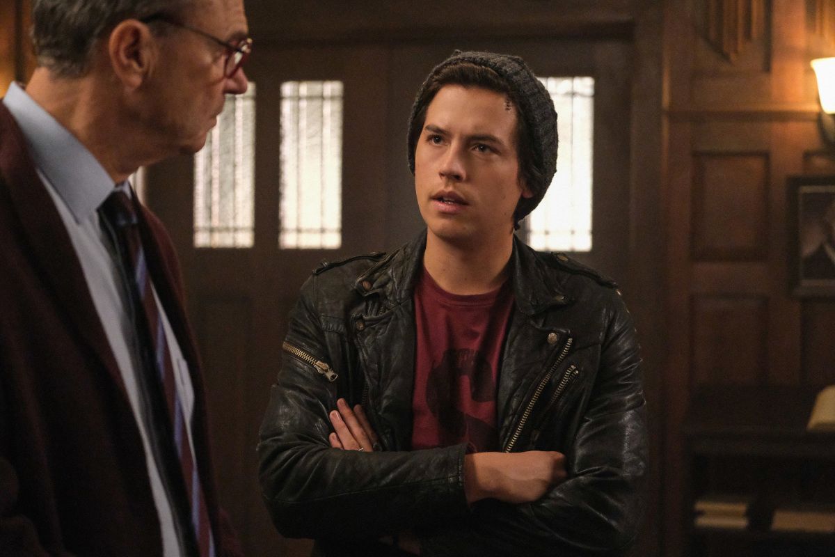riverdale    chapter seventy three the locked room     image number rvd416a0367b    pictured l   r malcolm stewart as francis dupont and cole sprouse as jughead jones    photobettina straussthe cw    © 2020 the cw network, llc all rights reserved