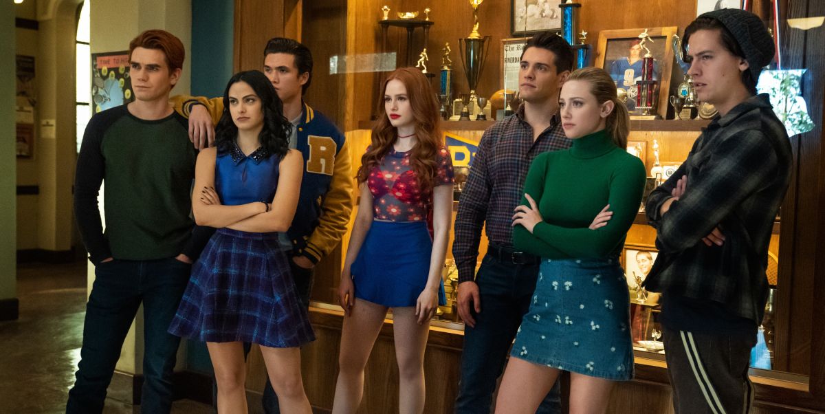 riverdale    chapter seventy six killing mr honey    image number rvd419a0093b    pictured l   r kj apa as archie andrews, camila mendes as veronica lodge, charles melton as reggie mantle, madelaine petsch as cheryl blossom, casey cott as kevin keller, lili reinhart as betty cooper and cole sprouse as jughead jones    photo katie yuthe cw    © 2020 the cw network, llc all rights reserved