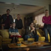 riverdale    “chapter seventy eight the preppy murders”    image number rvd502fg0022r    pictured l r skeet ulrich as fp jones, mӓdchen amick as alice cooper, trinity likins as jellybean jones, cole sprouse as jughead jones, and lili reinhart as betty cooper    photo the cw    © 2020 the cw network, llc all rights reserved