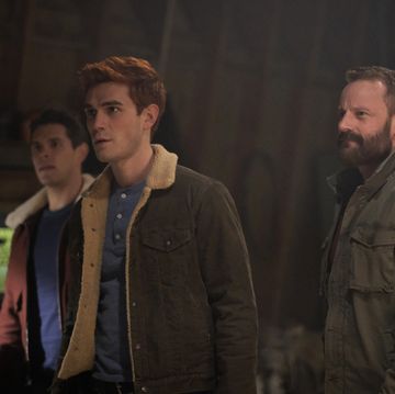 riverdale    “chapter eighty seven strange bedfellows”    image number rvd511a0245r    pictured l rcasey cott as kevin keller, kj apa as archie andrews and ryan robbins as frank    photo bettina straussthe cw    © 2021 the cw network, llc all rights reserved