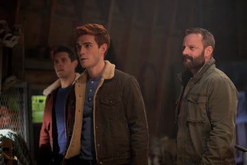 riverdale    “chapter eighty seven strange bedfellows”    image number rvd511a0245r    pictured l rcasey cott as kevin keller, kj apa as archie andrews and ryan robbins as frank    photo bettina straussthe cw    © 2021 the cw network, llc all rights reserved