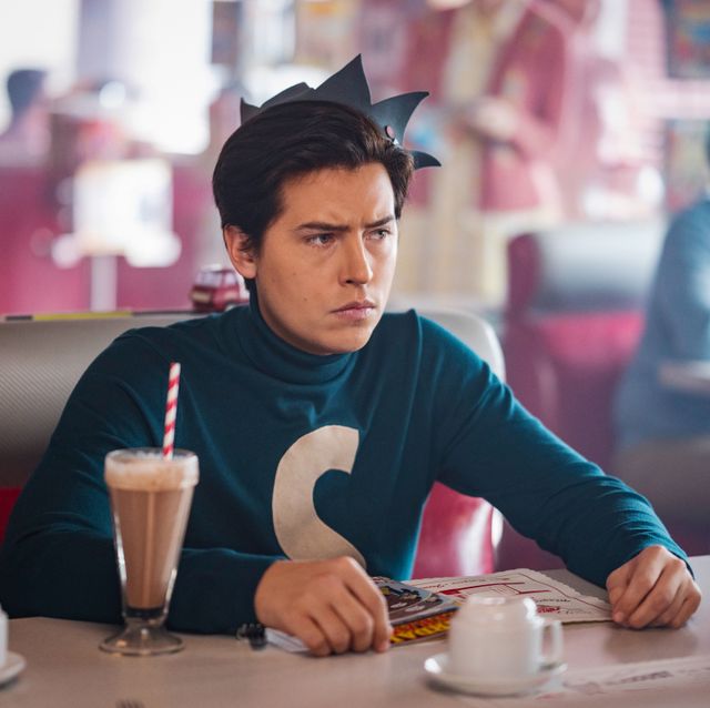 riverdale    “chapter one hundred the jughead paradox”    image number rvd605b0249r    pictured cole sprouse as jughead jones    photo kailey schwermanthe cw    © 2021 the cw network, llc all rights reserved