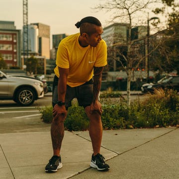 runner stopped during run to take a break runner stopped during run to take a break