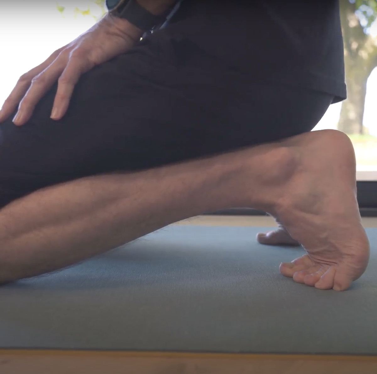 Foot-strengthening exercises: 4 to try at home