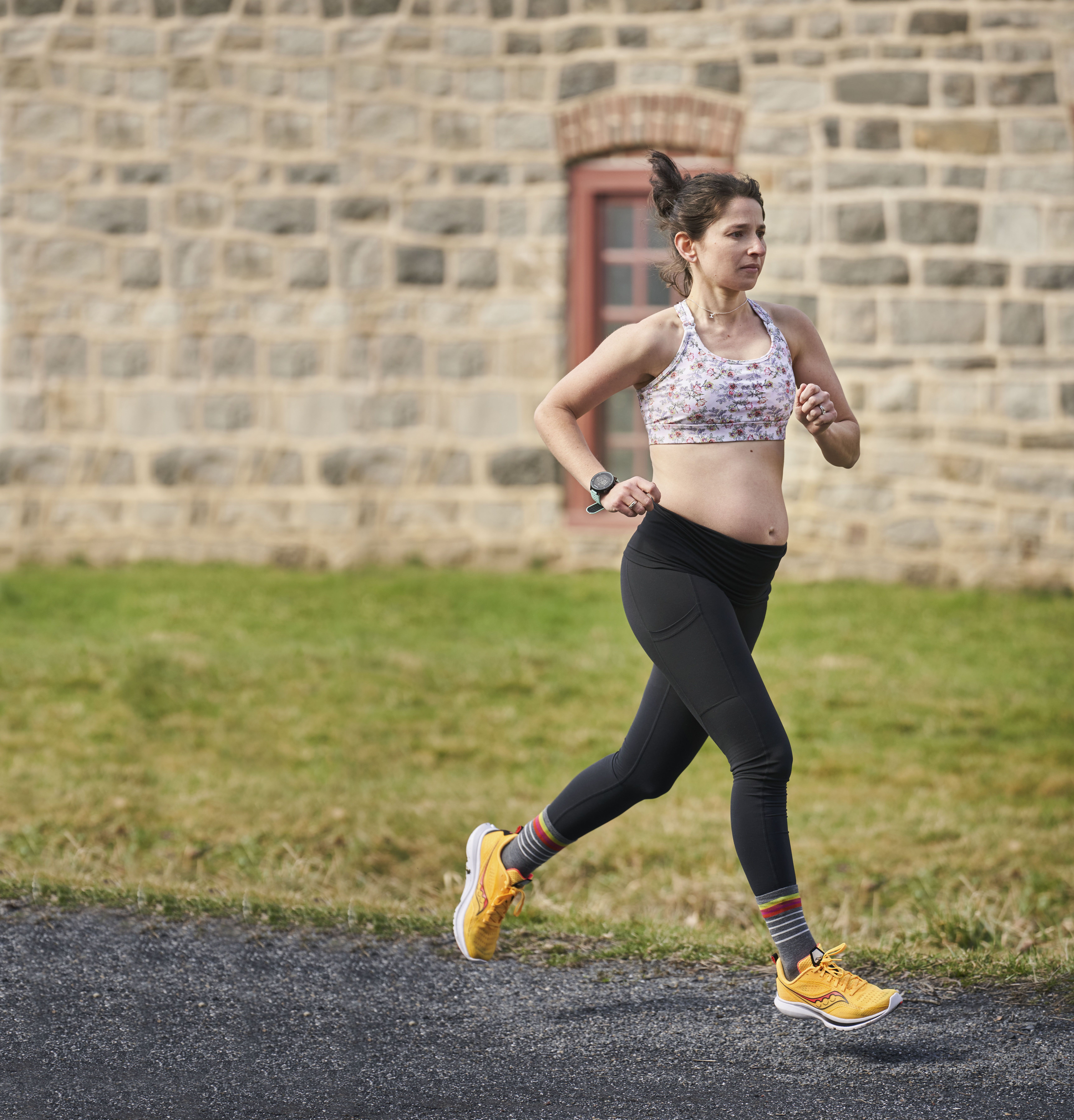 Ultrafun Women Running Sports Bra Back Pocket Padded Activewear Bra Tank  Tops