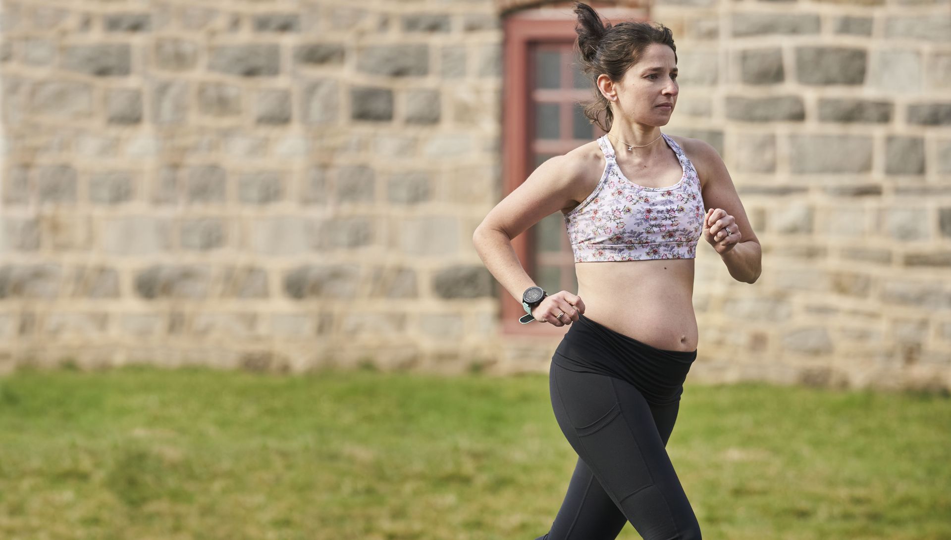 Best Maternity Sports Bras for Runners | Running While Pregnant