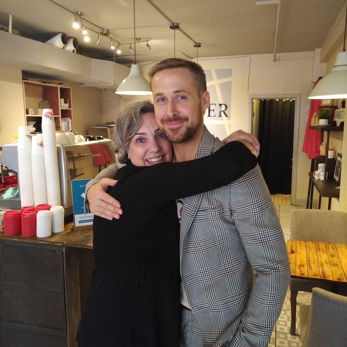 https://hips.hearstapps.com/hmg-prod/images/ryan-gosling-coffee-1536767490.jpg?crop=1xw:0.75xh;center,top&resize=1200:*