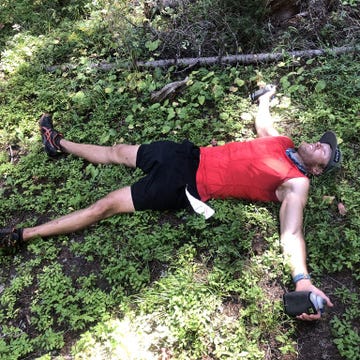 El maratoniano Ryan Hall termina su primer ultramaratón El dos veces olímpico y récord de media maratón estadounidense Ryan Hall completó su primer ultramaratón en 12 horas, 47 minutos y 46 segundos.