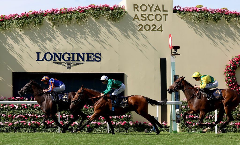 送料無料特集 | 激安の新品・型落ち・アウトレット 英国王室主催の競馬レース「ロイヤル・アスコット」の2023年限定 子ども向けフィギュア