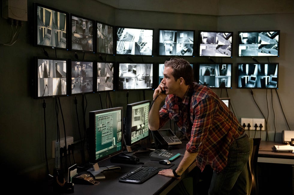 ryan reynold in safe house