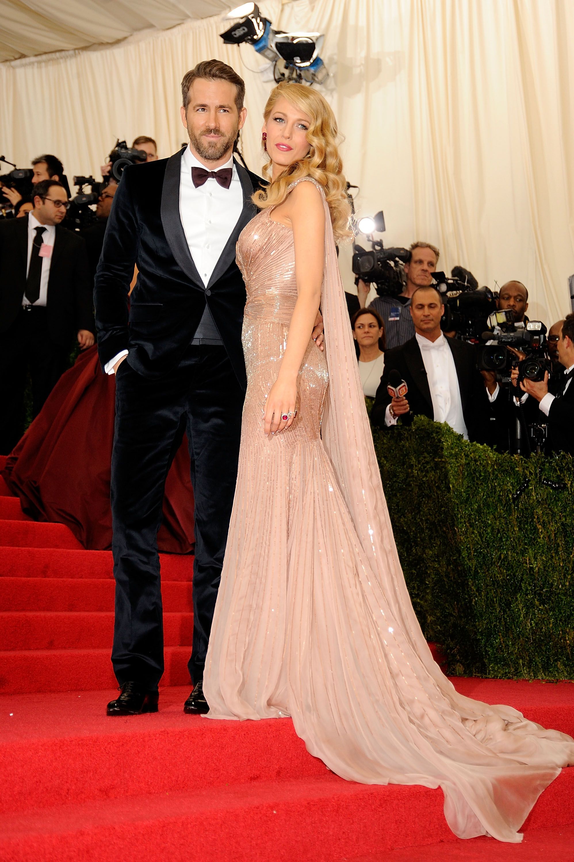 Ryan Reynolds And Blake Lively Pictures Red Carpet