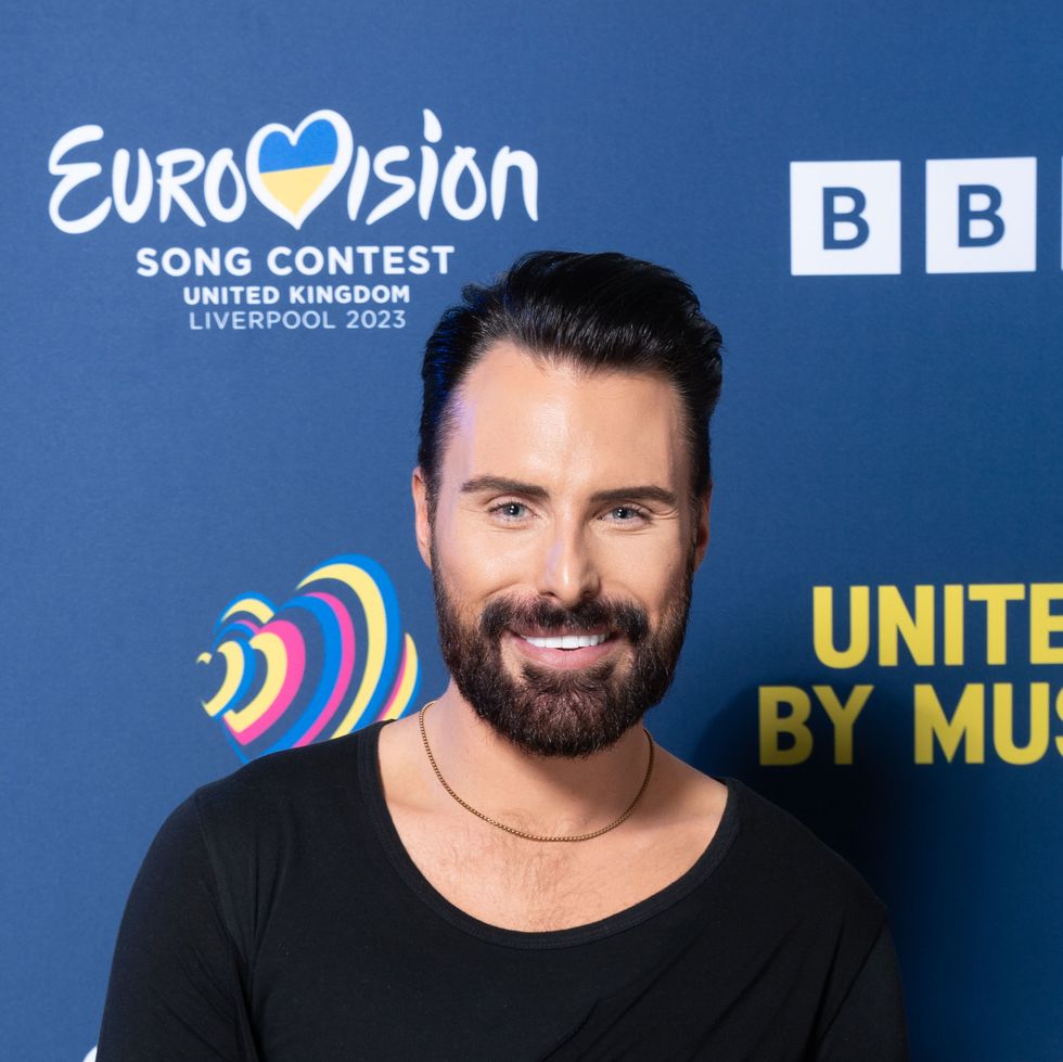 rylan en el lanzamiento del concurso de la canción de eurovisión 2023
