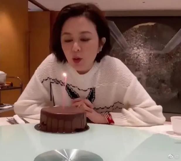 關之琳58歲生日