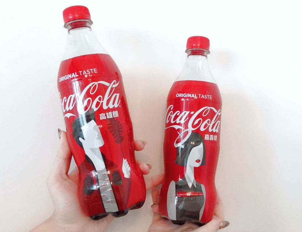可口可樂首度推出10款「2020台灣城市瓶」～仔細看！小籠包、阿里山小火車都藏在瓶身插畫裡！