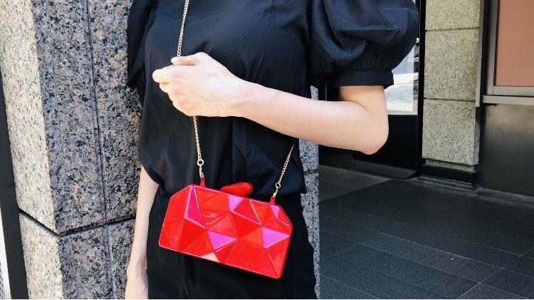 Red, Bag, Handbag, Shoulder, Fashion accessory, Material property, Neck, Street fashion, Coquelicot, 