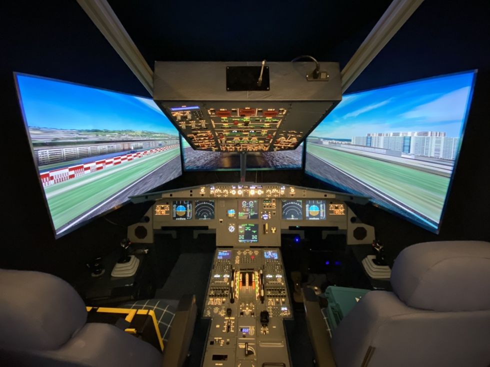 Air travel, Airline, Aerospace engineering, Cockpit, Airliner, Airplane, Vehicle, Aviation, Aircraft, Business jet, 
