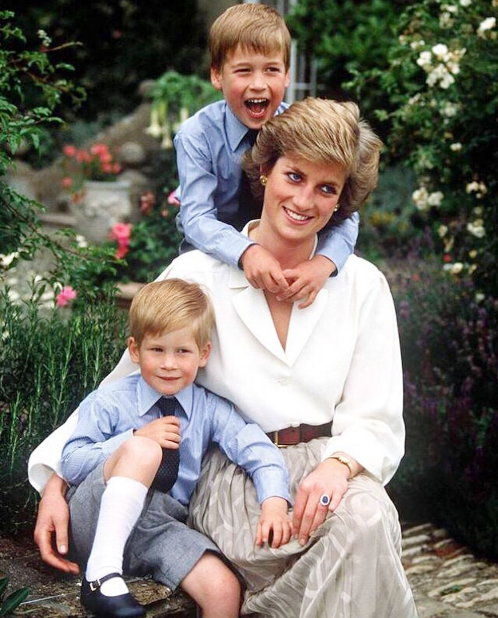 凱特王妃首次曝光媽媽年輕照片太美了，黛安娜王妃與兒子們合照
