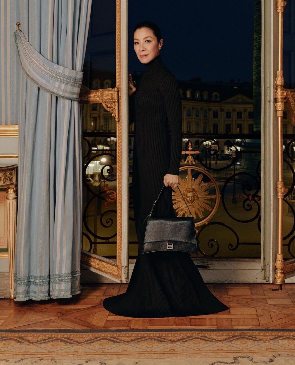 楊紫瓊成為balenciaga全球品牌大使，官網已換上她為品牌拍攝的最新形象照。