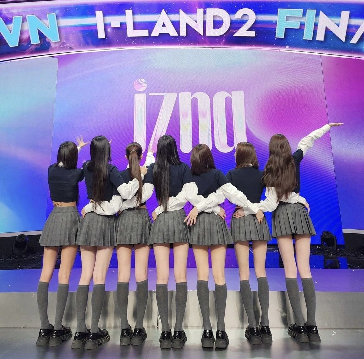 iland2 izna セビ　写真 I-LAND2から新グループ・izna（イズナ）誕生、日本人2人含む7人