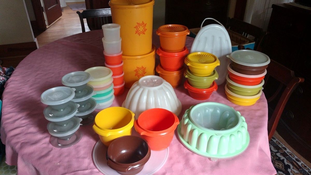 Lot 4 Vintage Tupperware Sippy Cups Bright Colors