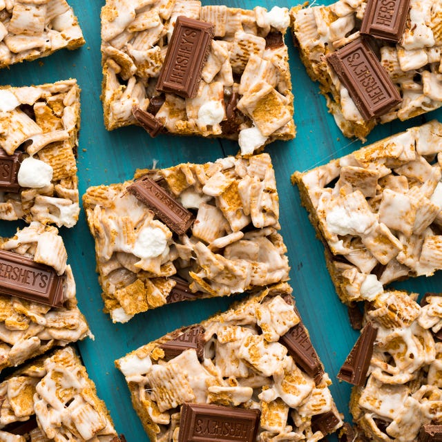 S'mores Cereal Bars cereal, chocolate, and marshmallows in a dessert bar