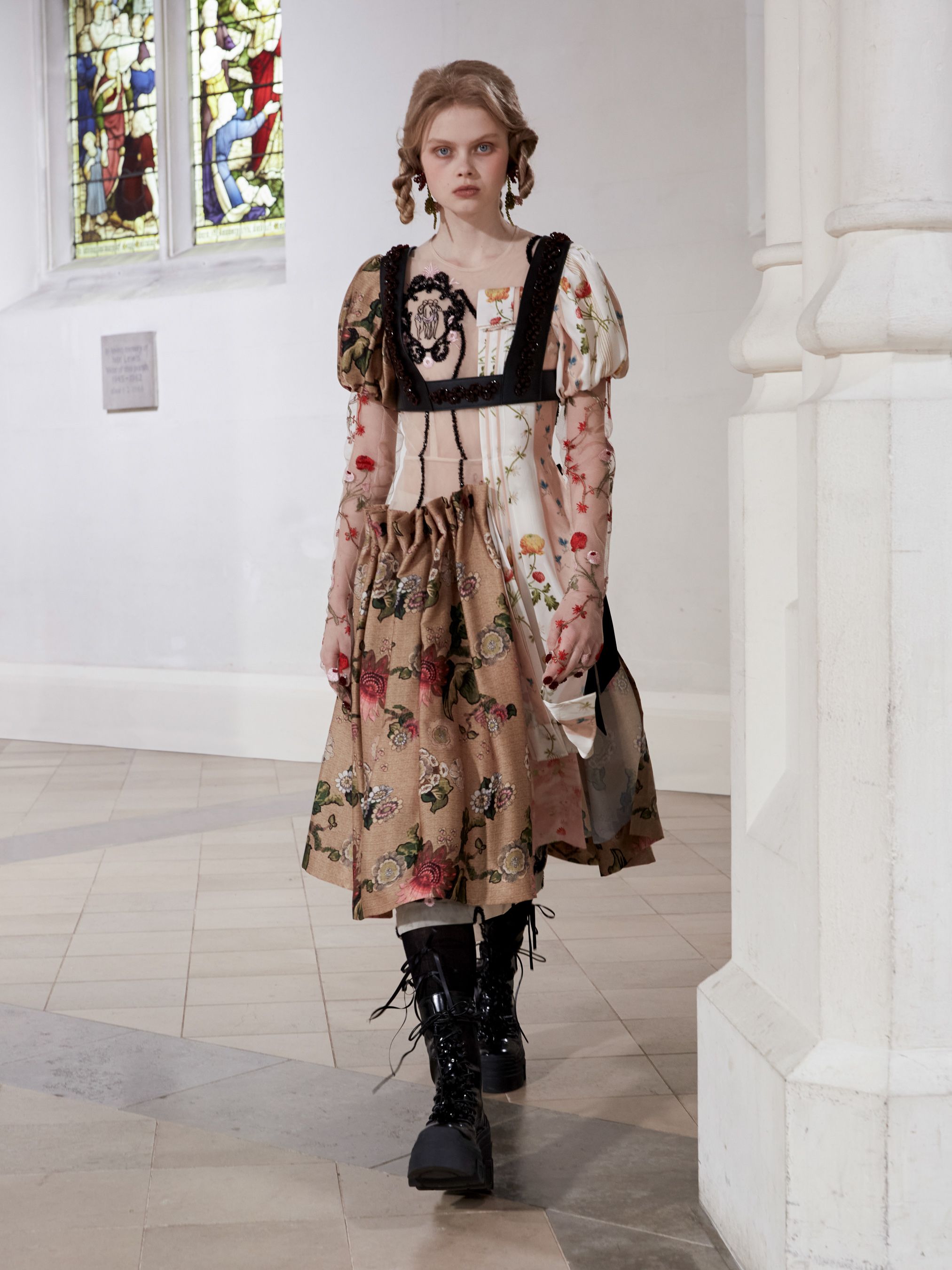 SIMONE ROCHA（シモーネ ロシャ）｜2021-22秋冬コレクション